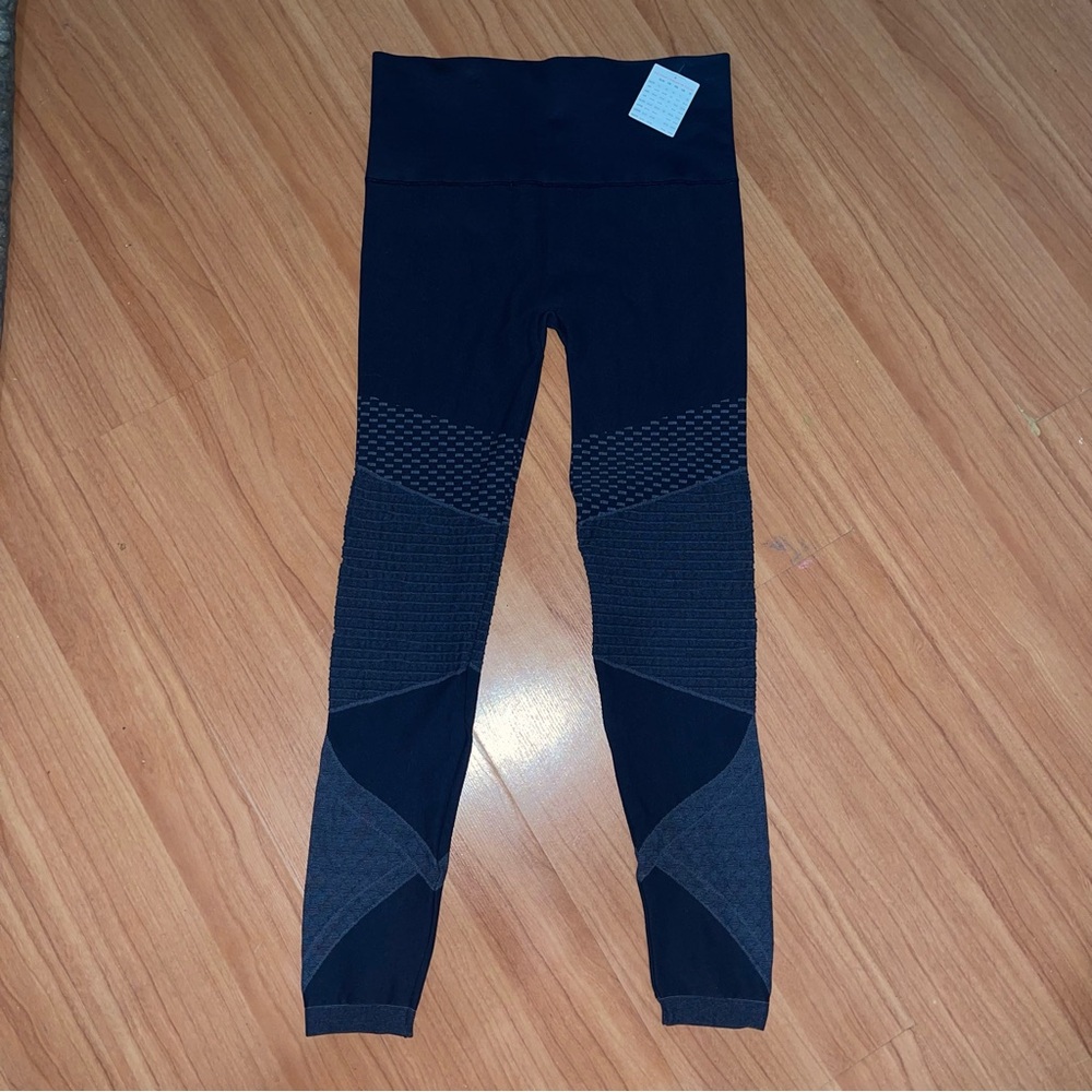 Spanx Indigo Sky Blue Seamless Moto Leggings Large NWT High Waisted Compression - Picture 4 of 11